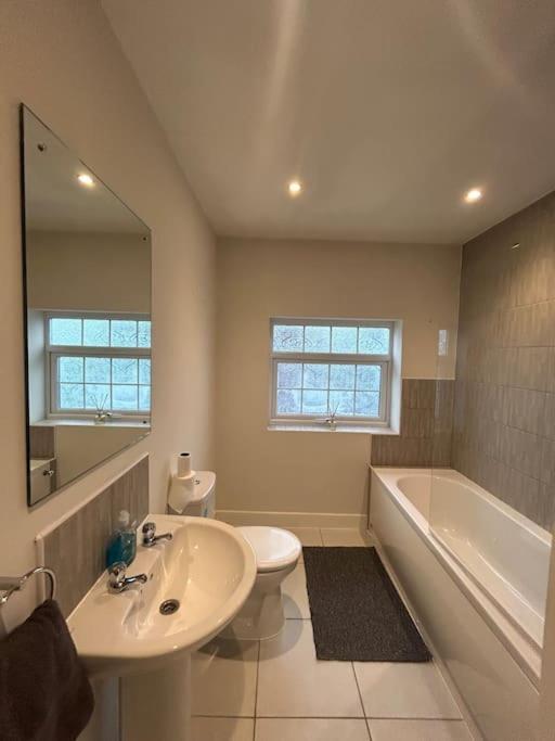 Luxury Countryside Stay - Waters Upton, Telford Exteriör bild